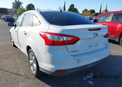 2013 Ford Focus Se z USA, uszkodzony, nr VIN 1FADP3F28DL291980